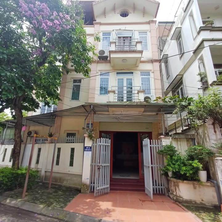 Cho thuê nhà Vạn Phúc Hà Đông 90m² giá 21 triệu - Nhà 2 mặt tiền, lô góc rộng thoáng!