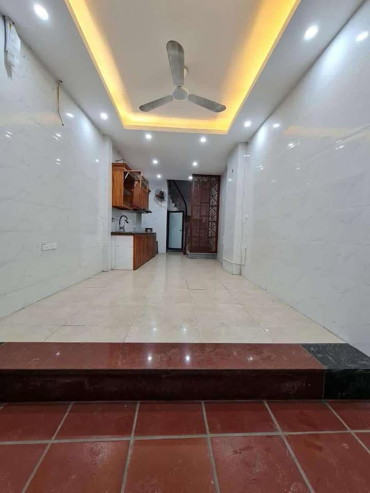 Nhà nguyên căn 4 tầng Hữu Hòa 35m² giá 6.5 triệu - Cho thuê lâu dài!
