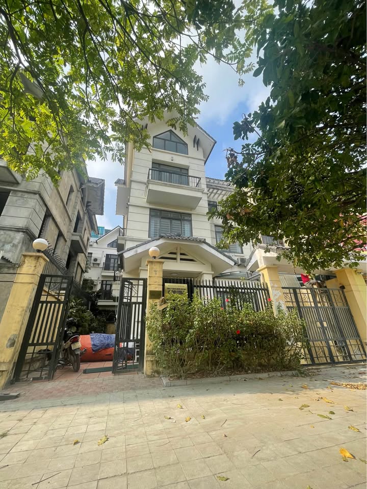 Biệt thự song lập Nam Cường Hà Đông 200m² giá 50 triệu - Cho thuê lâu dài, nội thất đầy đủ!