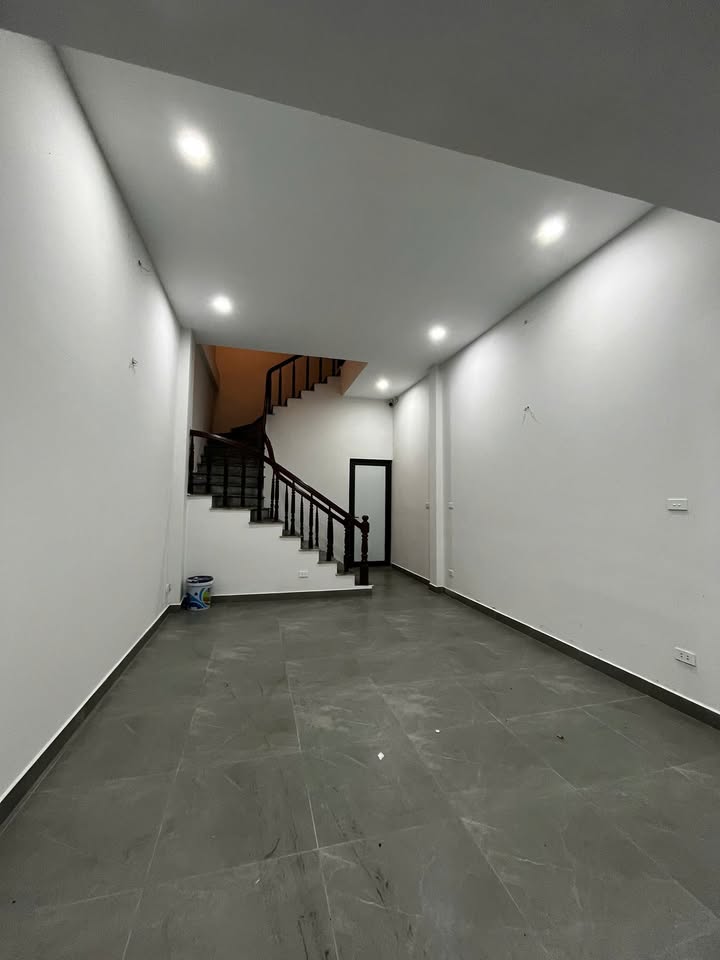 Nhà cho thuê tại ngõ Hà Trì 4, Hà Đông, 23m² - Thiết kế hiện đại và đầy đủ nội thất!