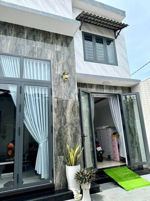 Nhà bán xã Gia Kiệm 156m² giá 2.6 tỷ - Thiết kế hiện đại, sổ hồng chính chủ!