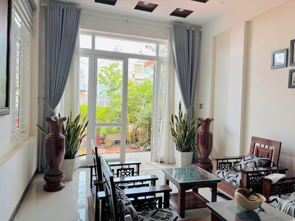 Nhà riêng đường Lê Ngọc Hân, phường Trường Chinh, 175m² giá 3 tỷ - Chính chủ cần bán gấp!