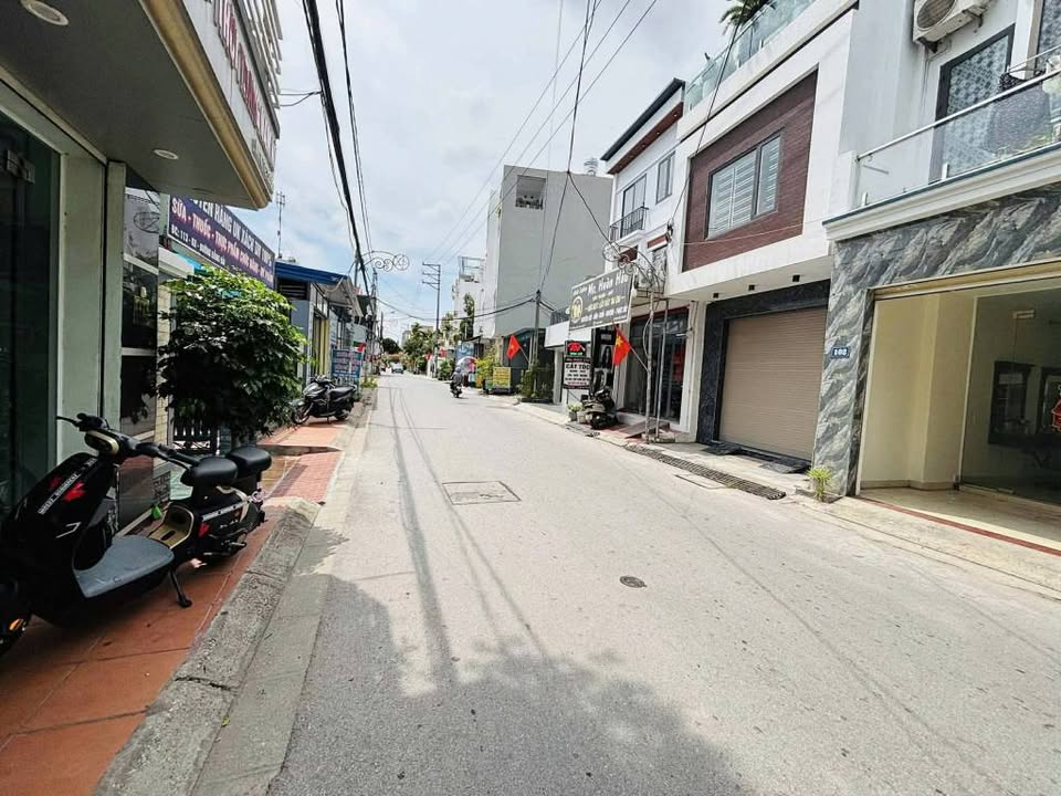 Nhà mặt đường Đằng Hải 60m² giá 4.2 tỷ - Kinh doanh sầm uất ngay vị trí đẹp!