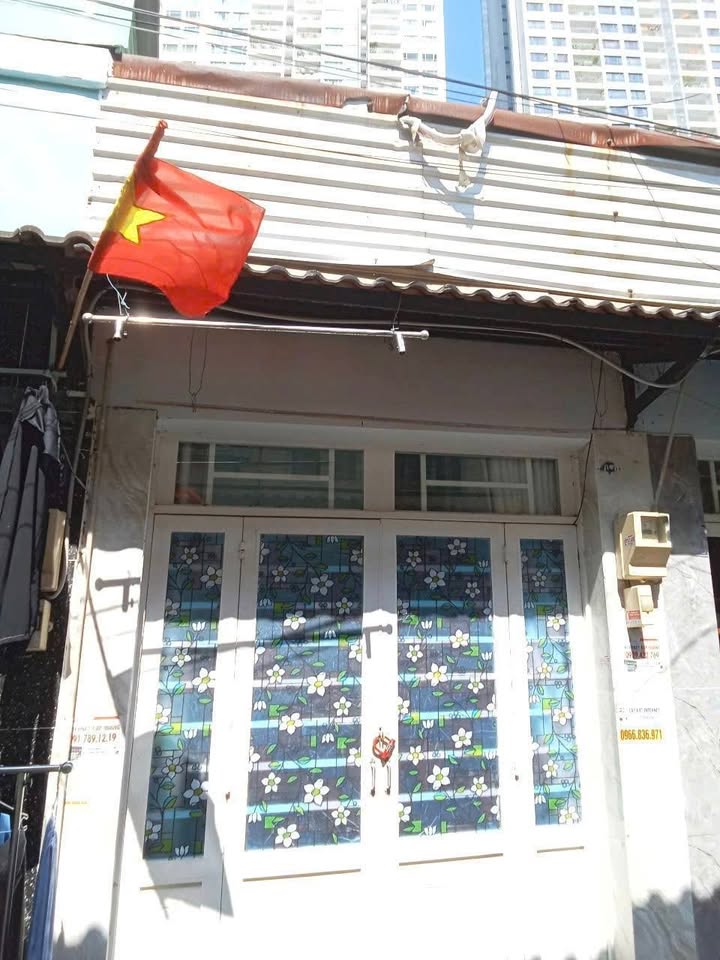 Nhà hẻm 4m đường Huỳnh Tấn Phát, Quận 7 - Giá 890 triệu, cho thuê ngay!