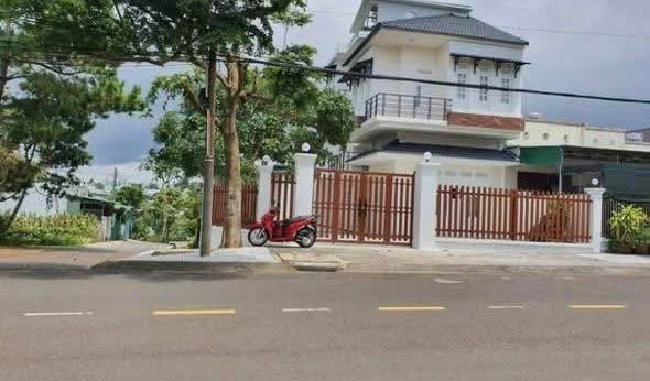 Nhà đẹp 2 mặt tiền Bùi Thị Xuân, Bảo Lộc 221m² giá 8.6 tỷ - Sổ đỏ chính chủ!