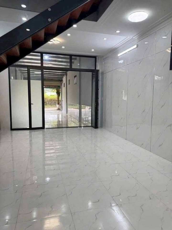 Nhà đẹp chính chủ Phạm Ngọc Thạch, Bảo Lộc 130m² giá 3.35 tỷ - Sẵn sàng vào ở!