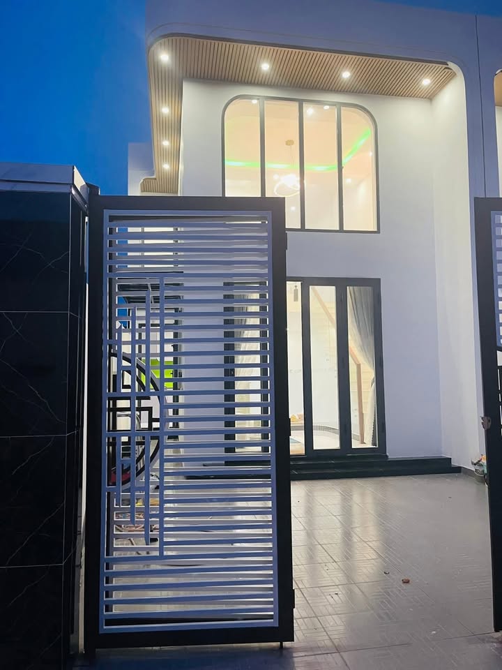 Nhà 1 trệt 1 lầu tại Thị Trấn Long Điền 82m² giá 2.35 tỷ - Cơ hội đầu tư tuyệt vời!