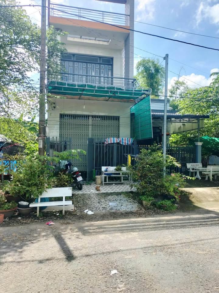 Nhà kiên cố đường Lê Anh Xuân, Phú Hoà, An Giang 85m² giá 2 tỷ - Thương lượng ngay với chính chủ!