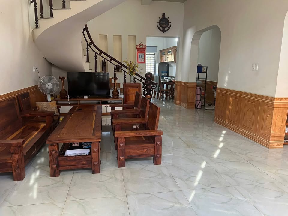 Nhà hẻm Ngô Quyền, Buôn Ma Thuột 96m² giá 6.99 tỷ - Đầy đủ nội thất, vào ở ngay!