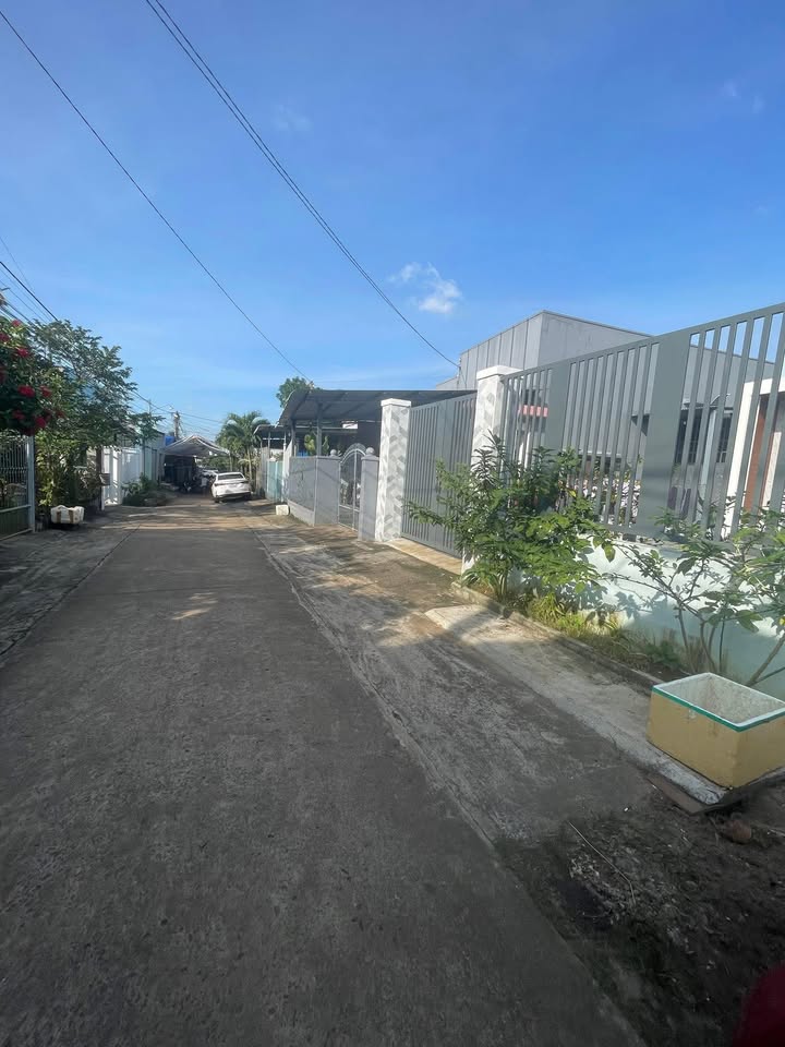 Đất nền Long Khánh 155m² giá 1.5 tỷ - Sổ đỏ chính chủ, khu dân cư đông đúc!