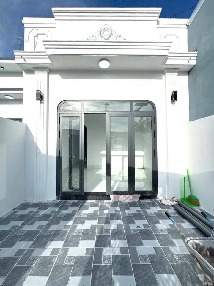 Nhà mặt tiền đường Nguyễn Văn Tư, Vĩnh Thông, Rạch Giá 80m² - Sẵn sàng vào ở!