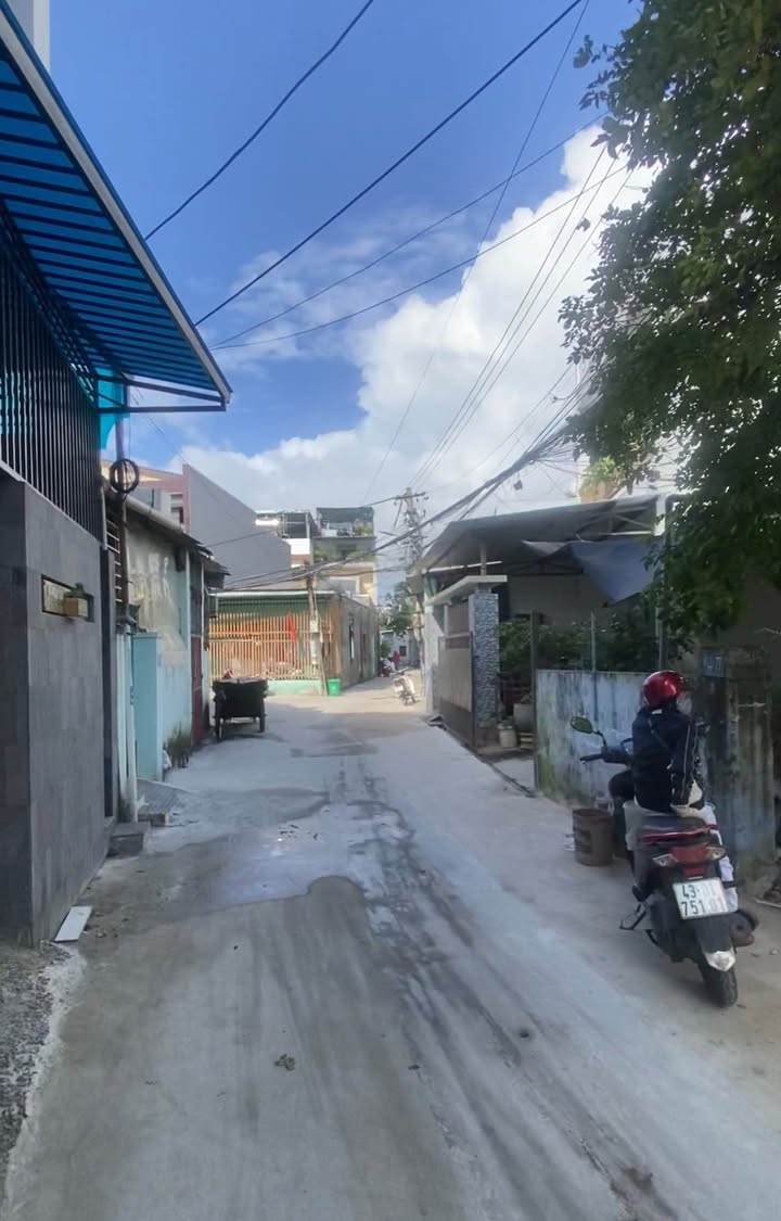 Nhà cấp 4 và 4 phòng trọ cho thuê tại Đà Nẵng, 270m² giá 10 tỷ - Đầu tư sinh lời lý tưởng!