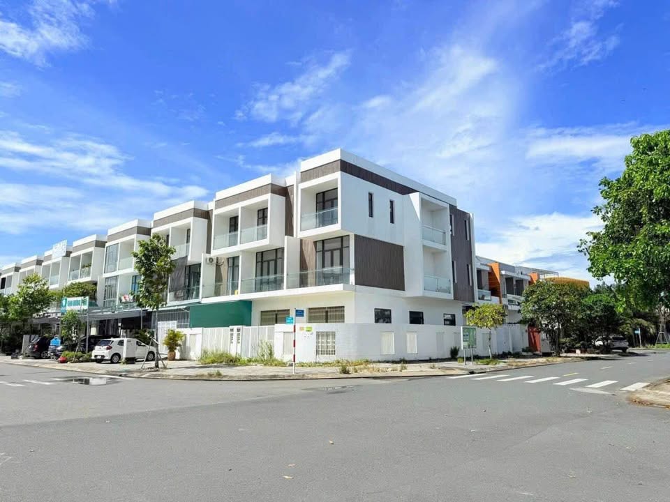 Shophouse góc KĐT Tây Bắc Rạch Giá 158m² giá 6.3 tỷ - Tiện mở Spa, Gym!