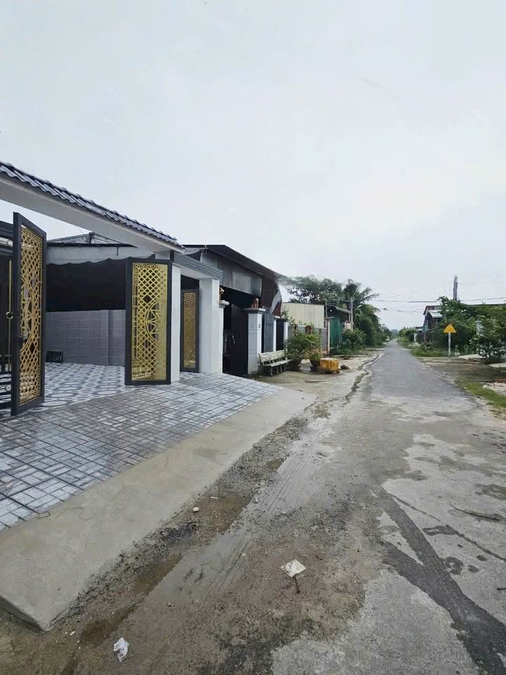 Nhà Mái Thái Long Khương, Tây Ninh 192m² giá 2.15 tỷ - Thiết kế hiện đại, tiện nghi đầy đủ!