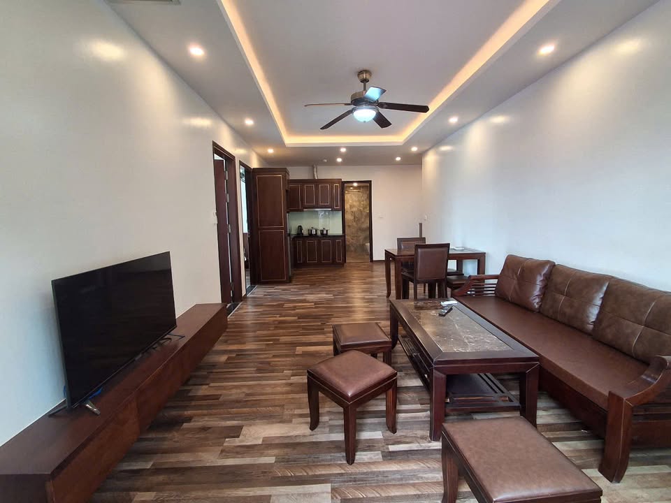 Căn hộ cho thuê 149 Lạc Long Quân 35m² - Đầy đủ nội thất, nuôi pet thoải mái!