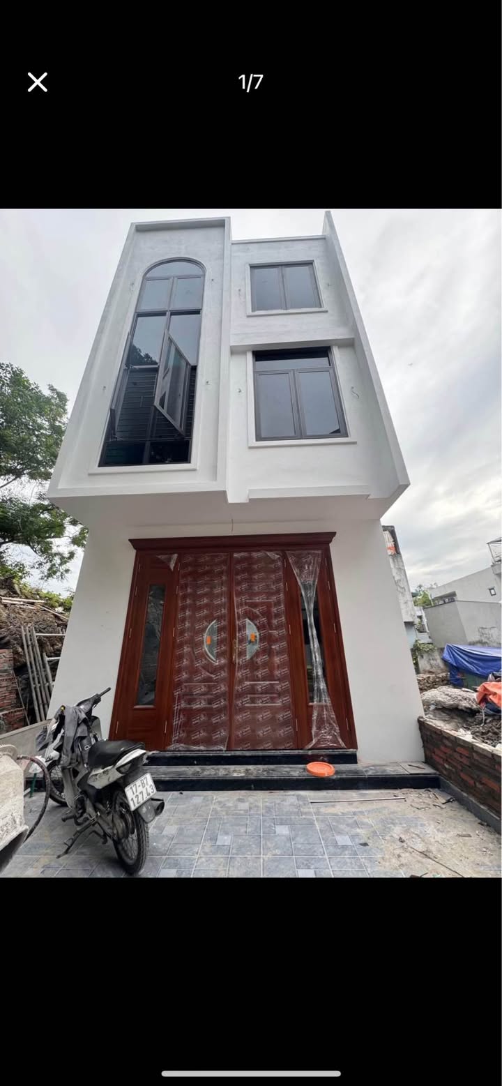 Nhà 3 tầng Hạ Long 82m² giá chỉ 3 tỷ - Chính chủ cần bán gấp!