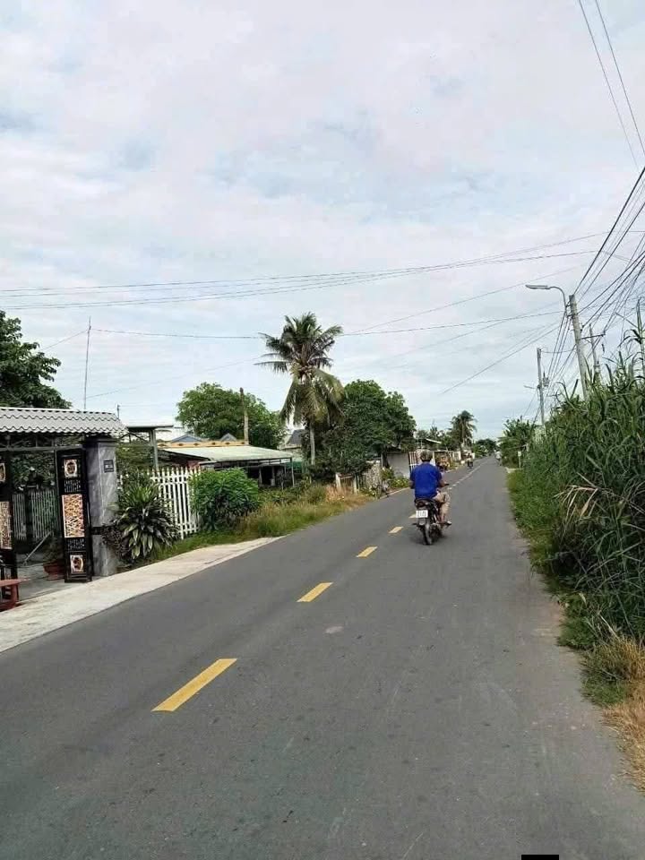 Đất mặt tiền 629m² tại Lộc Hòa, Long Hồ - Kinh doanh thuận lợi, giá chỉ 2.83 tỷ!