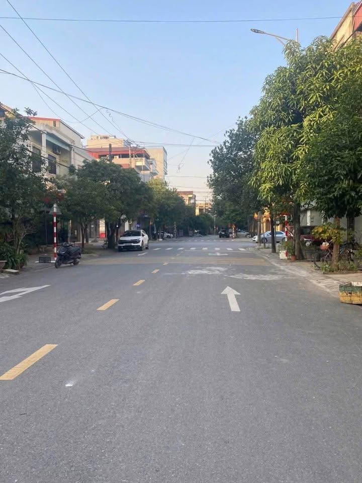 Đất Lê Hồng Phong, Phủ Lý 82m² giá 3.5 tỷ - Vị trí đắc địa, không lỗi nhỏ!