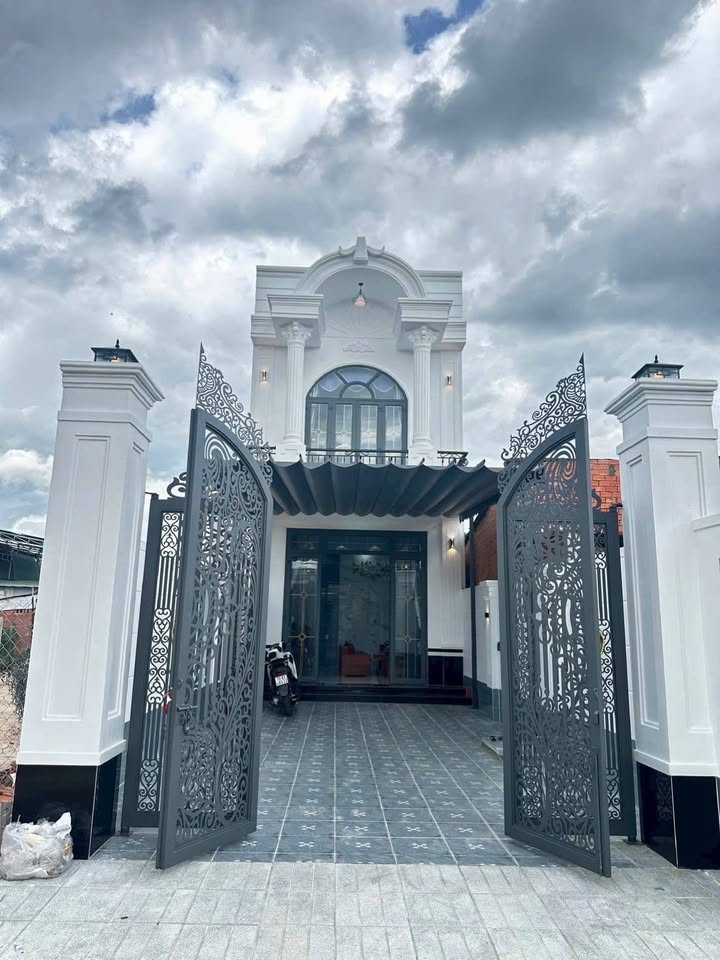 Nhà đẹp mới xây tại Tân Ninh 143m² giá 2.9 tỷ - Sang trọng, dọn vào ở ngay!