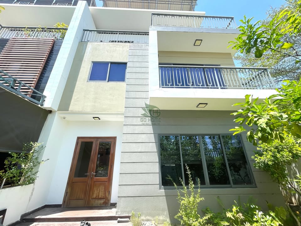 Nhà phố sân vườn lô góc Vĩnh Thái 200m² giá 30 triệu - An ninh, yên tĩnh!