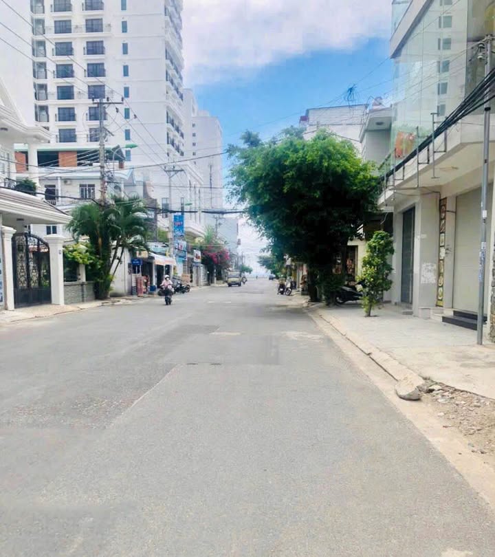 Nhà nguyên căn cho thuê 2 tầng gần Biển Hòn Chồng Nha Trang - Địa điểm lý tưởng cho kinh doanh