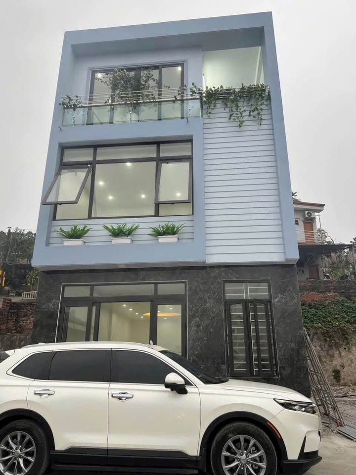 Nhà phố Hồng Hải, Hạ Long 60m² giá 3.15 tỷ - Thiết kế hiện đại, tiện nghi đầy đủ!