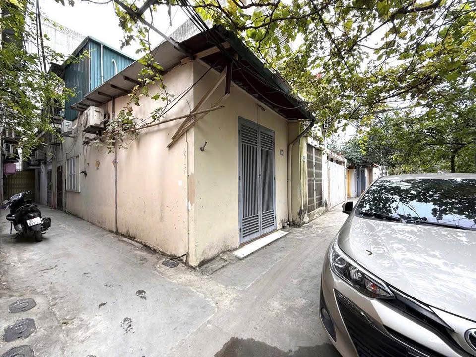 Đất Học Viện Tài Chính Bắc Từ Liêm 42m² giá 6 tỷ - Sổ đỏ chính chủ, ô tô đỗ gần!