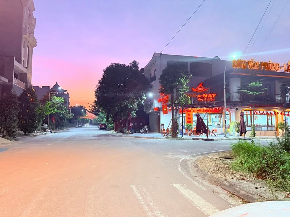 Đất Từ Sơn 110m² giá 11 tỷ - Sổ hồng chính chủ, vị trí đẹp hiếm có!