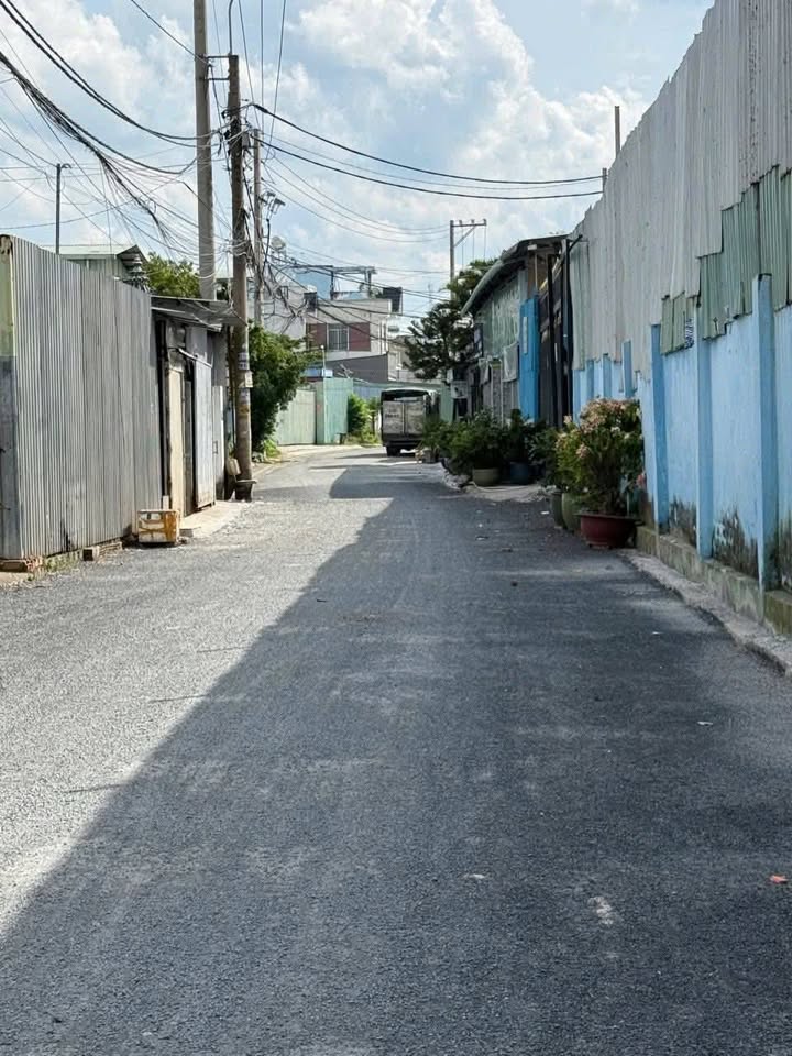 Đất nền Hóc Môn 120m² giá 3.65 tỷ - Sổ đỏ chính chủ, vị trí đẹp!