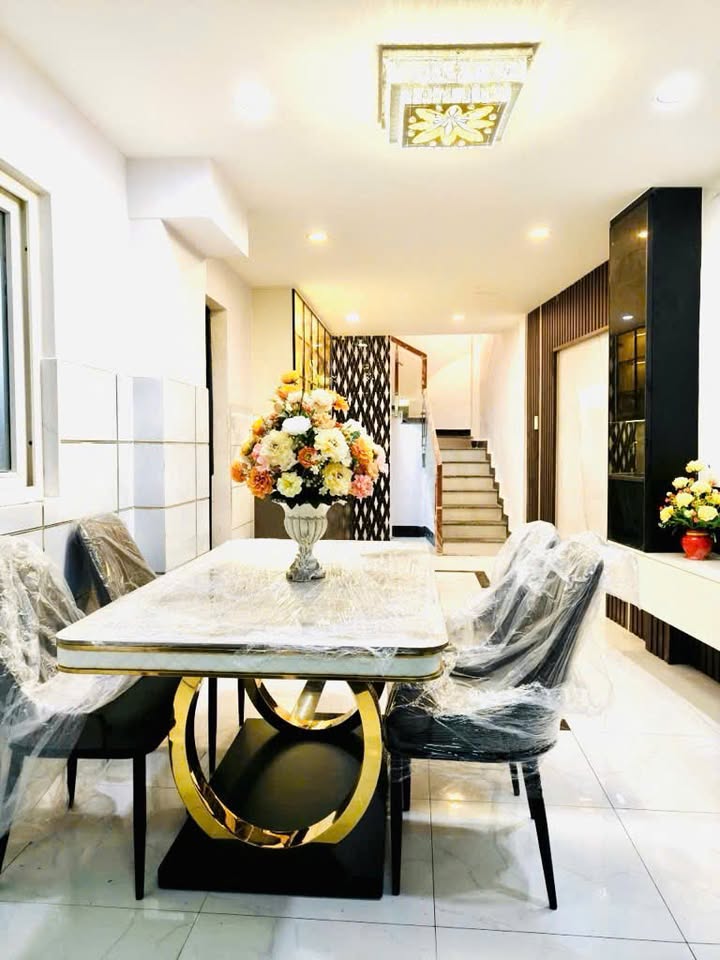 Nhà phố Quận 10 26.7m² giá 5.28 tỷ - Căn góc thoáng mát, full nội thất!