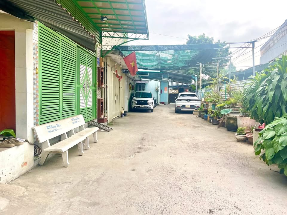 Nhà 4 tầng Đường Số 6, Linh Xuân, 73m² giá 6.6 tỷ - Nhà hoàn công đầy đủ, xe hơi đậu thoải mái!