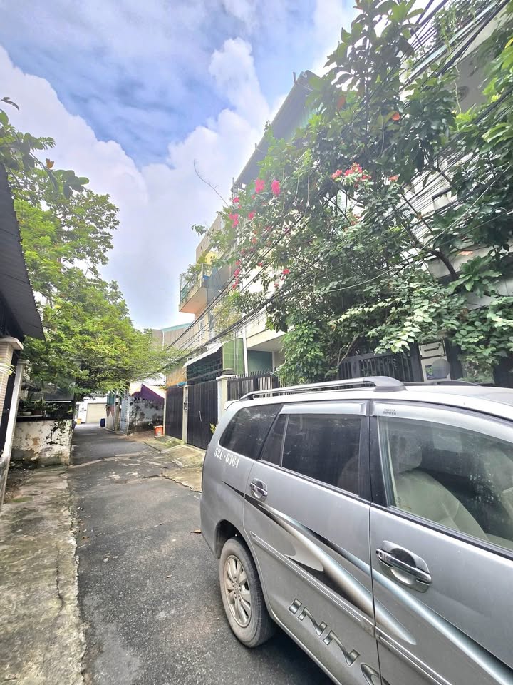 Nhà hẻm xe hơi Man Thiện, Thủ Đức 70m² giá 5.45 tỷ - Dân trí cao, không quy hoạch!