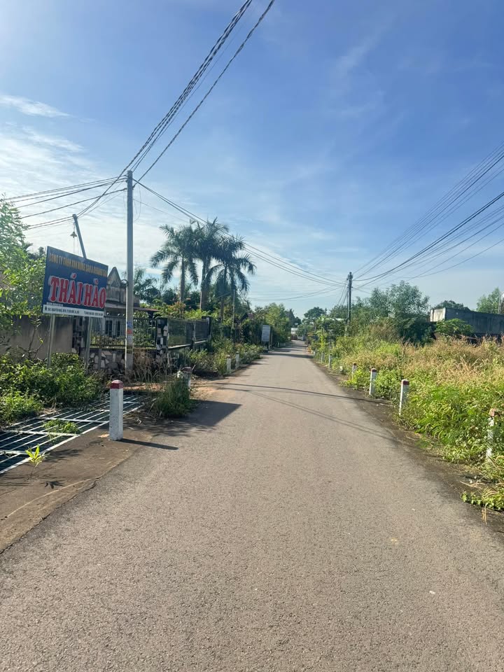 Đất thổ cư 125m² đường Nguyễn Huệ, Gia Ray chỉ 1.3 tỷ - Đầu tư sinh lời ngay!