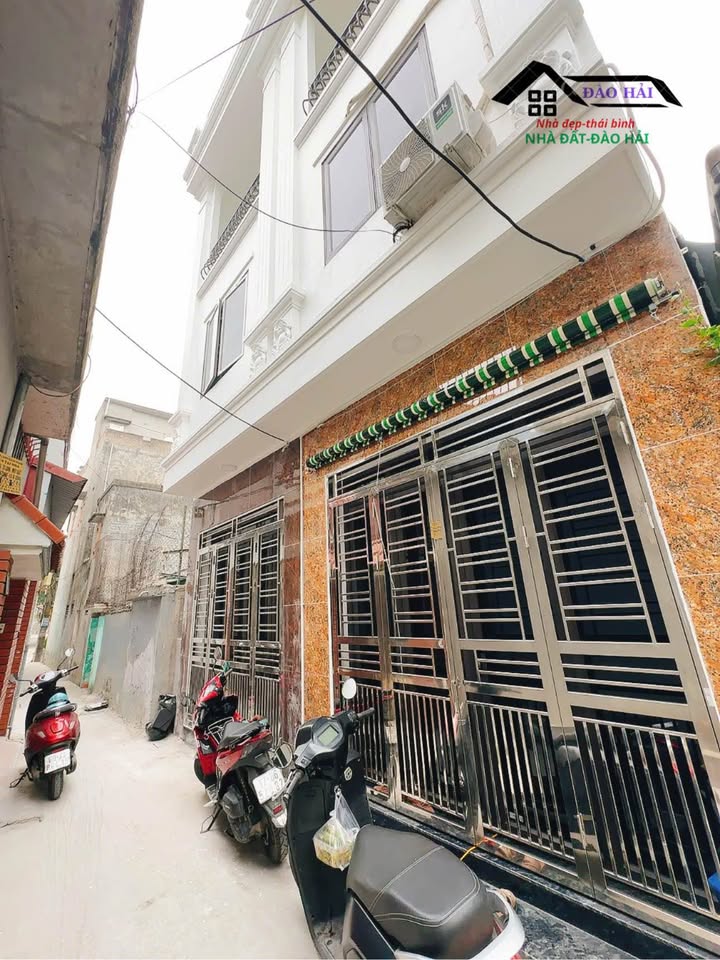 Nhà 3 tầng Phúc Khánh Thái Bình 34m² giá 1.9 tỷ - Ngõ thông, tiện ích đầy đủ!