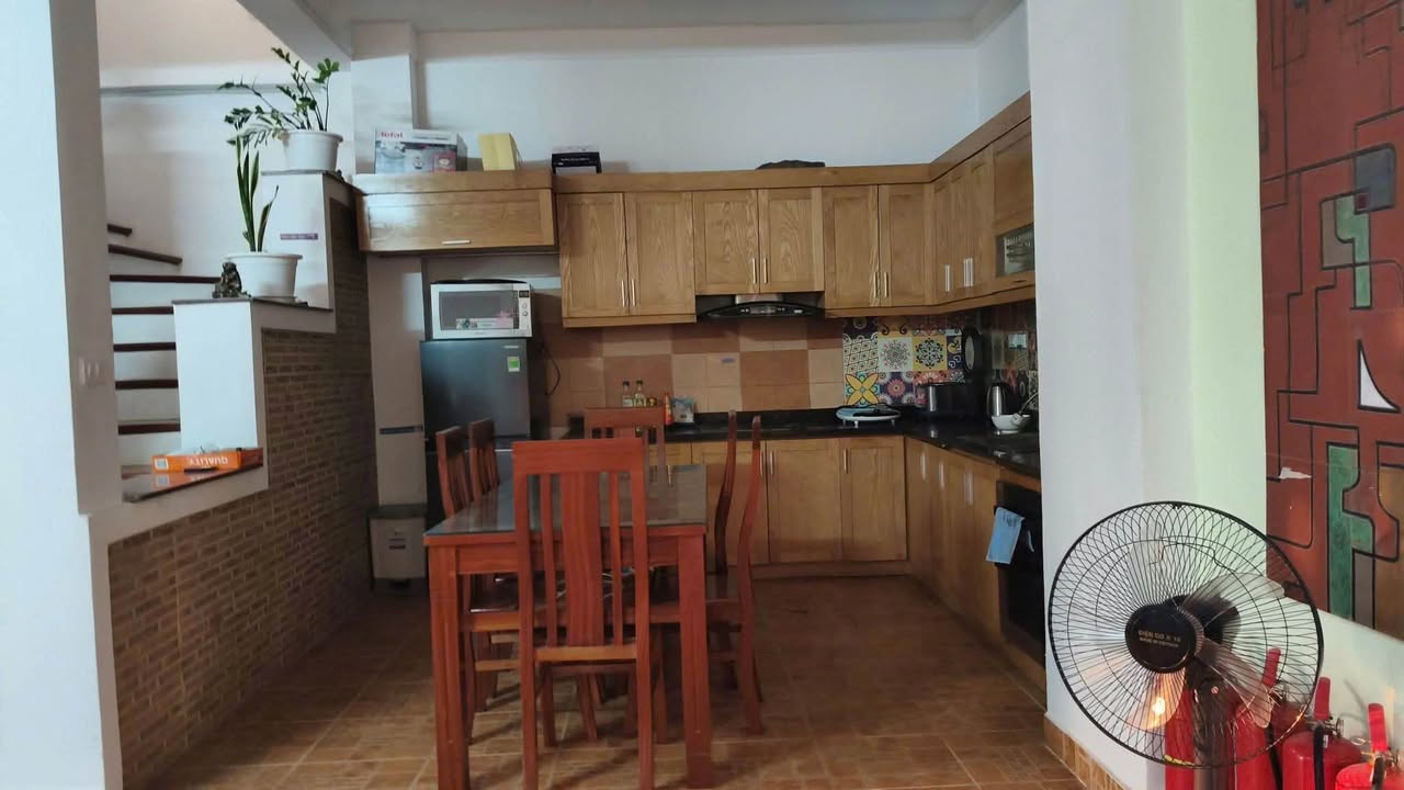 Biệt thự cho thuê 6 phòng ngủ tại đường Âu Cơ, Tây Hồ - Giá 30 triệu/tháng