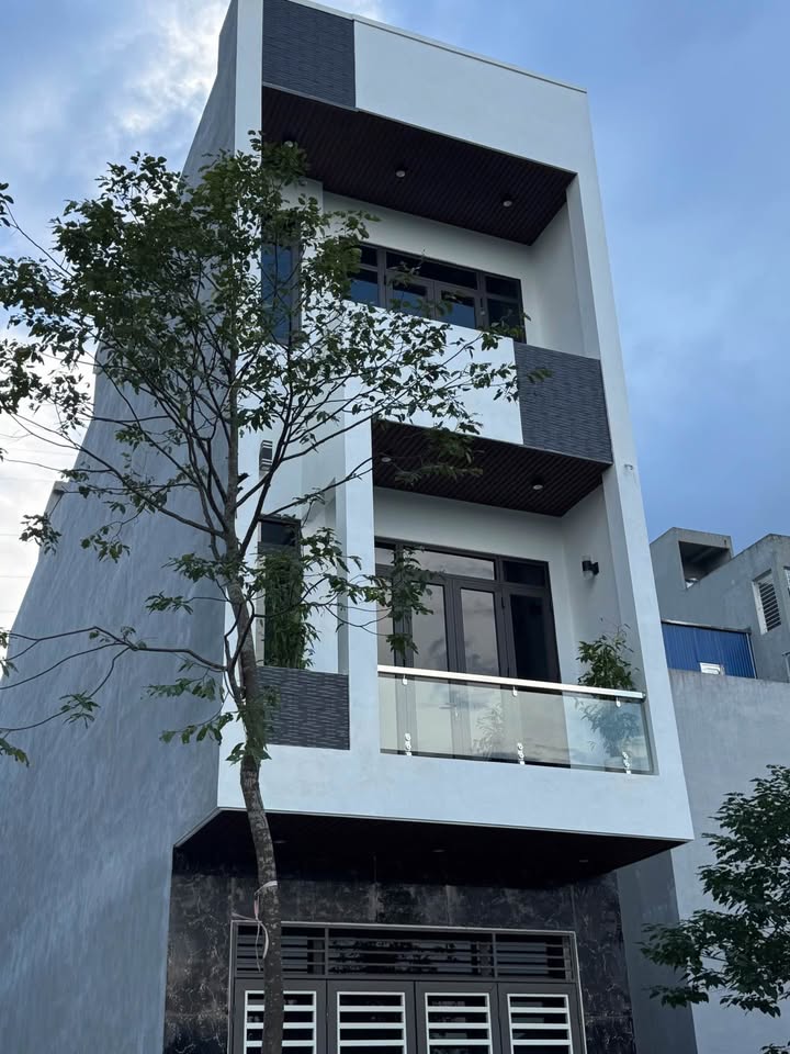 Nhà 3 tầng mặt đường Ngô Thế Vinh, Phủ Lý 64m² giá 4.68 tỷ - Thiết kế hiện đại, tặng nội thất!