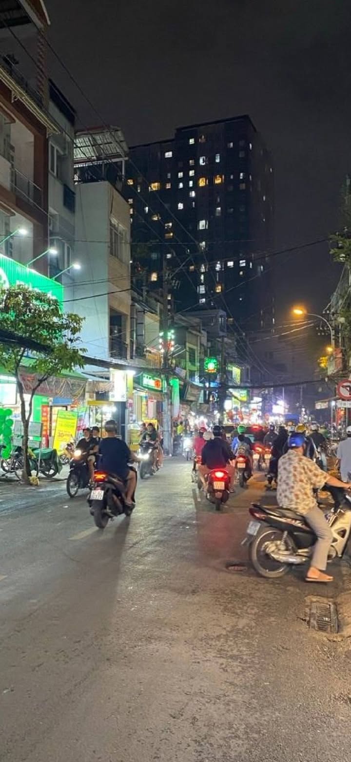 Nhà 4 tầng Hẻm 243 Tôn Đản, Quận 4, 55m² giá 6.6 tỷ - Đầu tư sinh lời ngay!