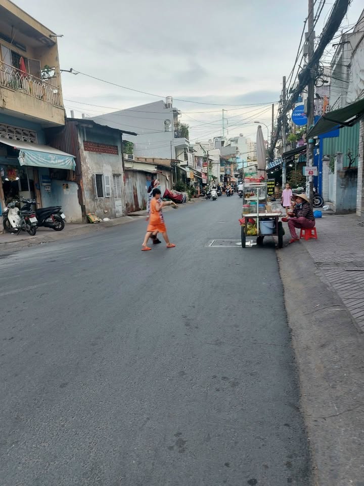 Bán nhà góc mặt tiền kinh doanh Bình Thới 38m² giá 6.8 tỷ - Vị trí đắc địa gần vòng xoay