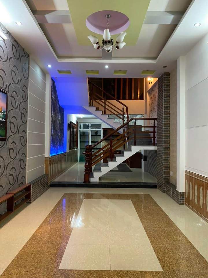 Nhà nguyên căn cho thuê Phan Huy Ích, Tân Bình 64m² - Vị trí thuận lợi cho kinh doanh!