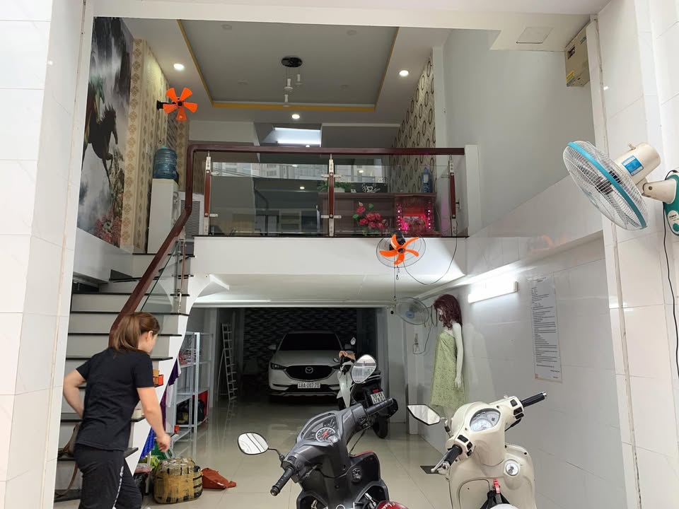 Nhà phố Đoàn Thị Điểm, Phú Nhuận 65m² giá 8 tỷ - Thiết kế hiện đại, sẵn sàng vào ở!