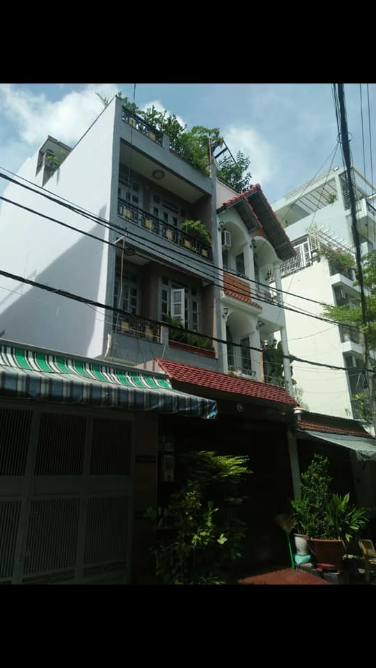 Nhà phố Lạc Long Quân 240m² giá 10.9 tỷ - Sẵn sàng vào ở ngay!