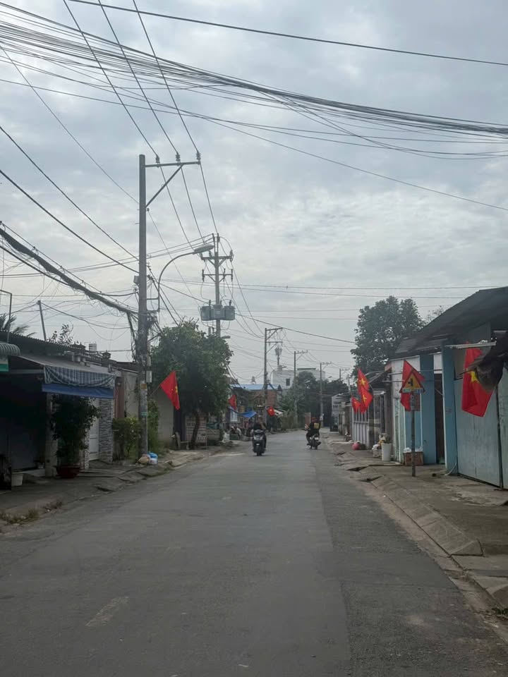 Nhà 2 mặt tiền Hóc Môn 226m² giá 7.49 tỷ - Thiết kế đẹp, view thoáng