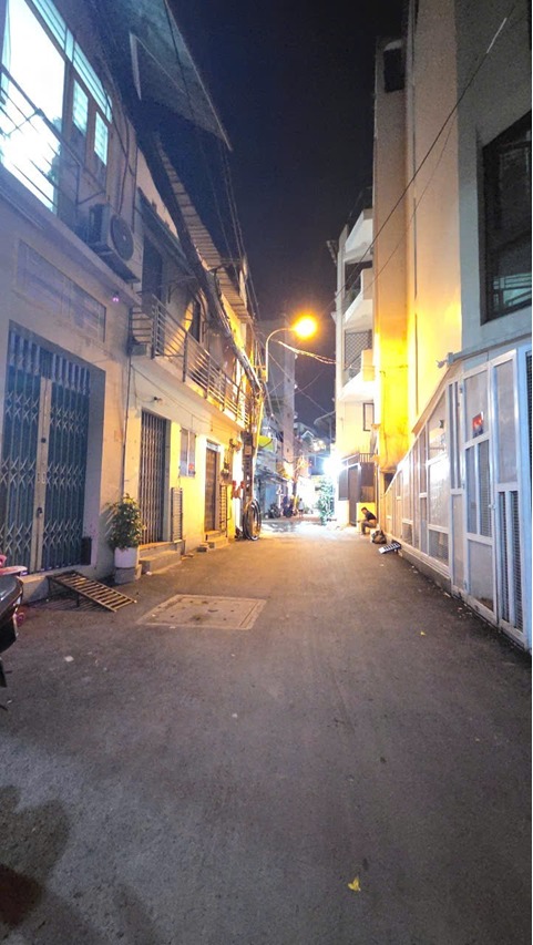 Nhà phố Hẻm Ô Tô Bà Hom, Quận 6, 21m² giá 2.35 tỷ - Sổ hồng chính chủ!