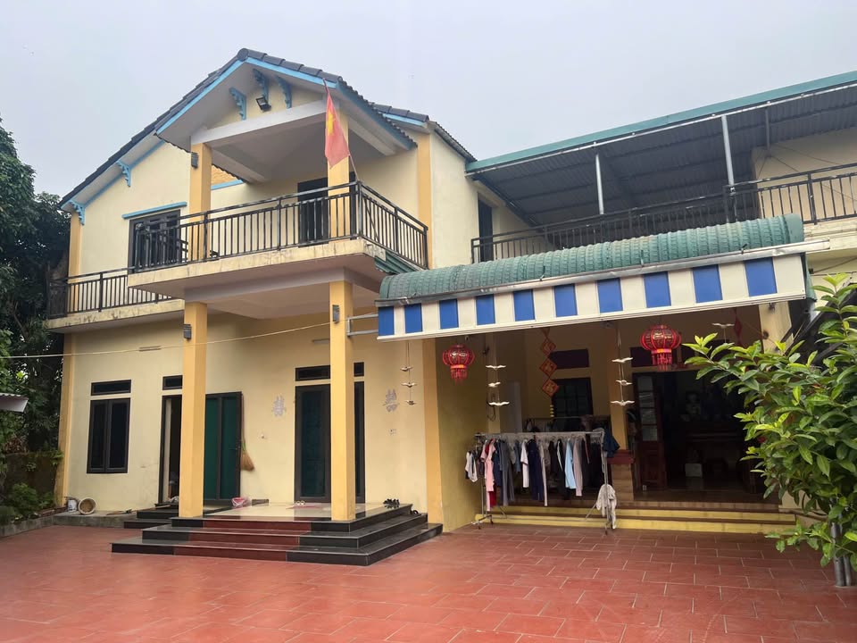 Nhà 2 tầng ở Đội 4, xã Đông Yên, 359m² - Không gian thoáng đãng, ô tô đỗ cửa!