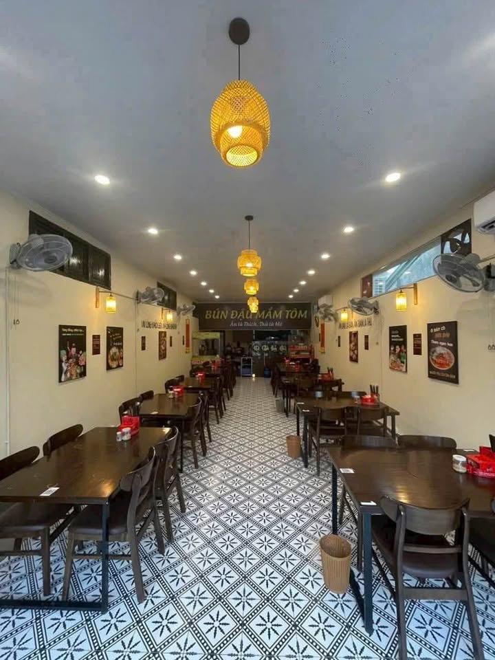 Cho thuê mặt bằng kinh doanh tại Láng Hạ, Đống Đa 80m² - Khu vực sầm uất, thuận lợi cho mọi mô hình!