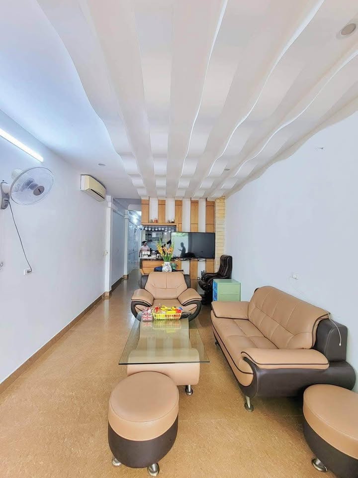 Nhà đẹp bán gấp tại đường 25/4, Hạ Long 60m² giá 6.3 tỷ - Vị trí đắc địa, tiện ích đầy đủ!