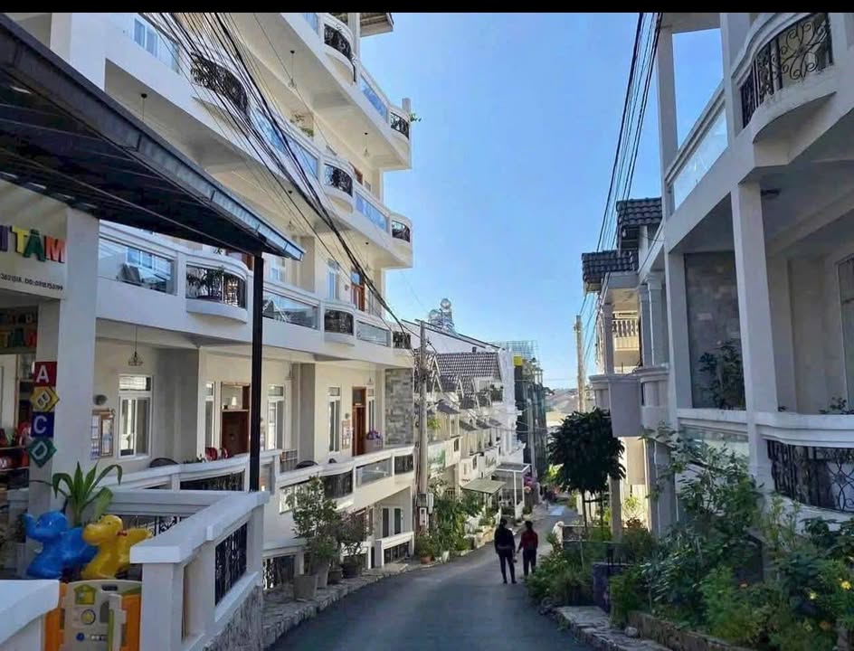 Đất liền kề Phù Đổng Thiên Vương, Đà Lạt 124m² giá 8.5 tỷ - Cơ hội đầu tư tuyệt vời!