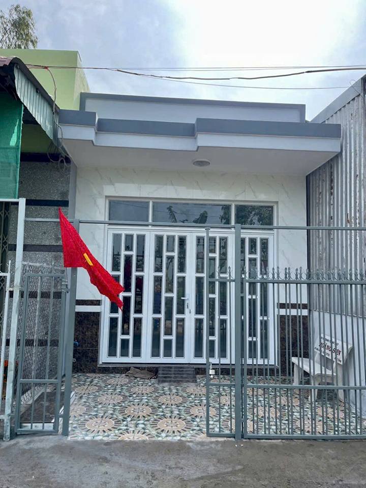 Nhà 4m cặp rạch Trà Ôn, Bình Khánh, Long Xuyên - Giá chỉ 860 triệu, sổ hồng chính chủ!