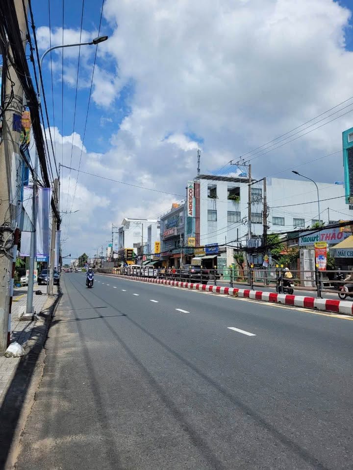 Nhà cấp 4 mặt tiền Trần Hưng Đạo, Bình Khánh 243.5m² - Đầu tư sinh lời ngay!