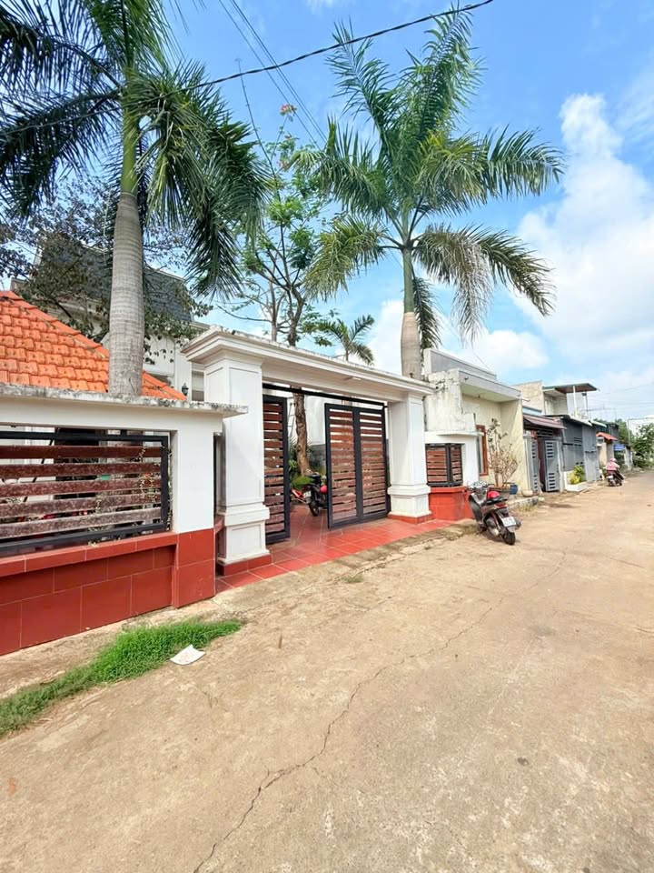 Nhà riêng Hưng Thịnh Trảng Bom 240m² giá 3 tỷ - Thích hợp cho gia đình đông người!